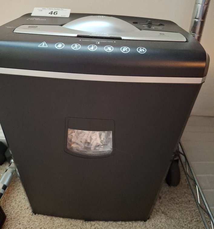 46 - Ativa LD 600 Paper Shredder 6-Sheet Maximum