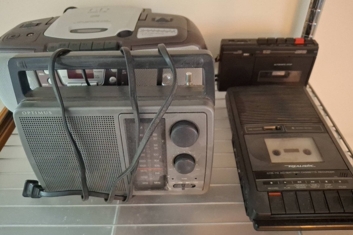 52 - 4 Radios & Recorders RadioShack/Lennox