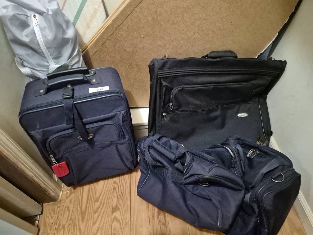 239 - Roma Travel Bags with Collapsible Frame
