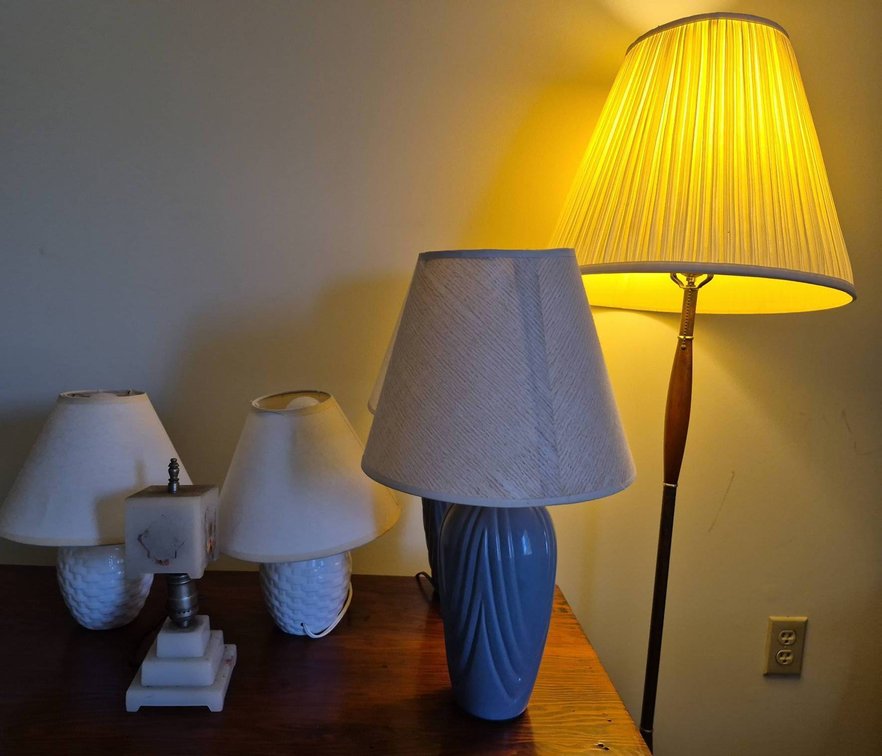 253 - Table and Floor Lamps Lot