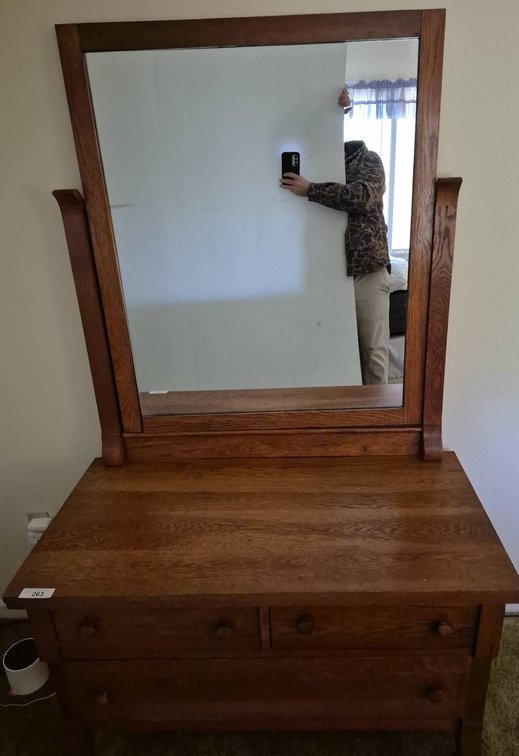 263 - Wood Dresser With Mirror and Drawers 42x21x26