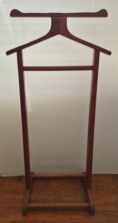 270 - Wooden Suit Valet Stand With Hanger Bar