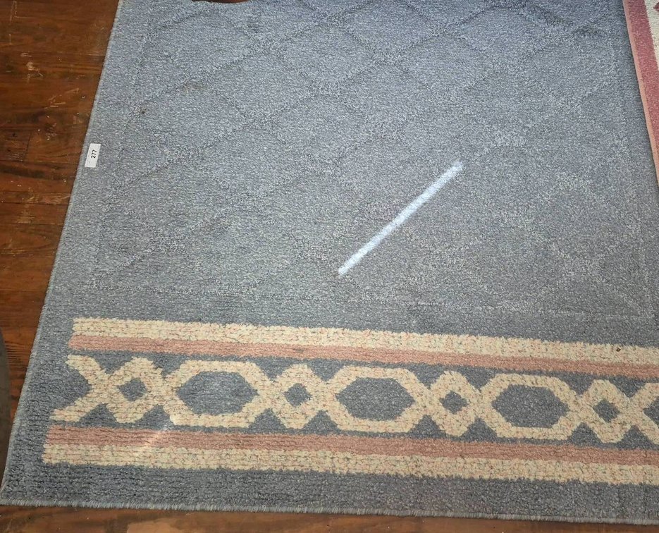 277 - Gray Area Rug with Pattern, 60x92 Inches