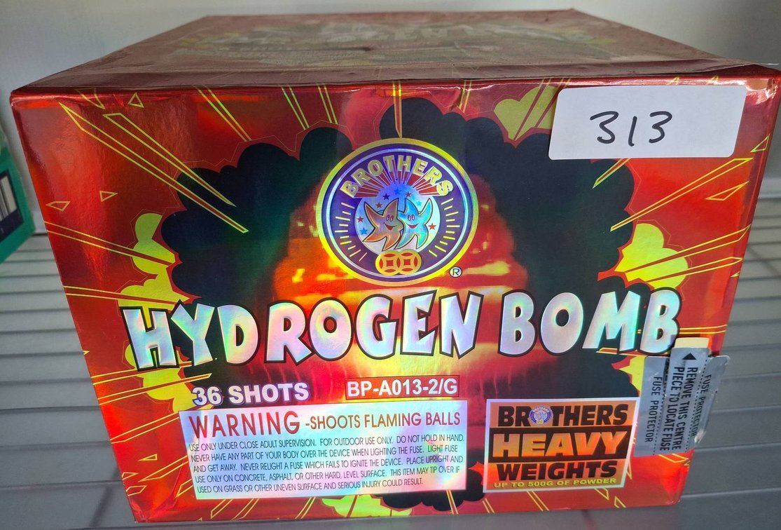 313 - Brothers Hydrogen Bomb 36-Shot Fireworks