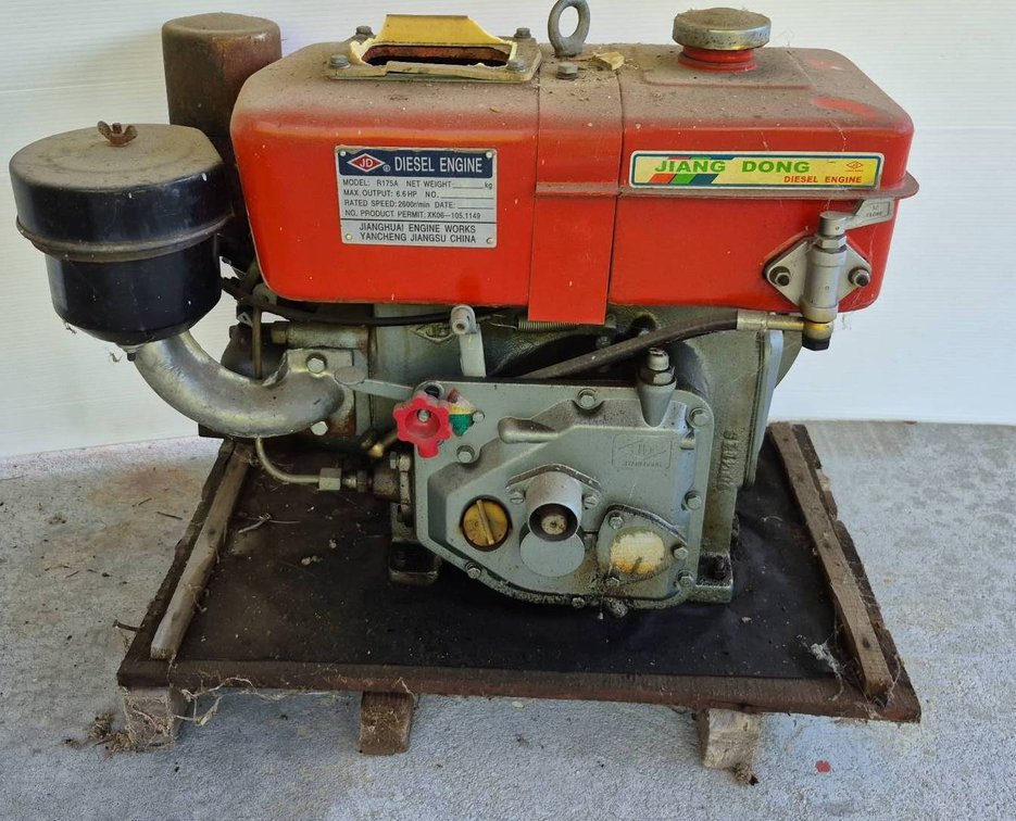 331 - Jiang Dong R175A Diesel Engine, 20" Height