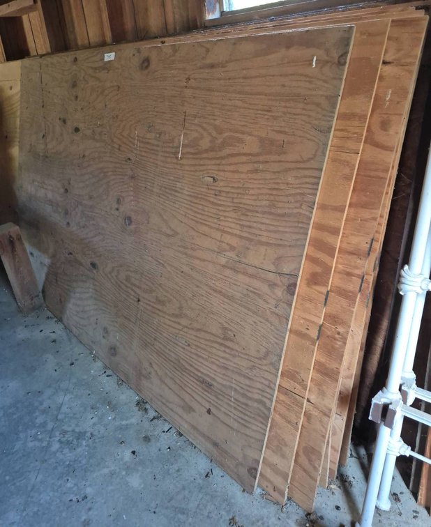 345 - Plywood Sheets, Largest 4x8 Feet