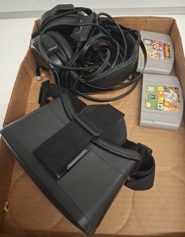 VR JUCVNB Glasses, Headset, 2 N64 Games