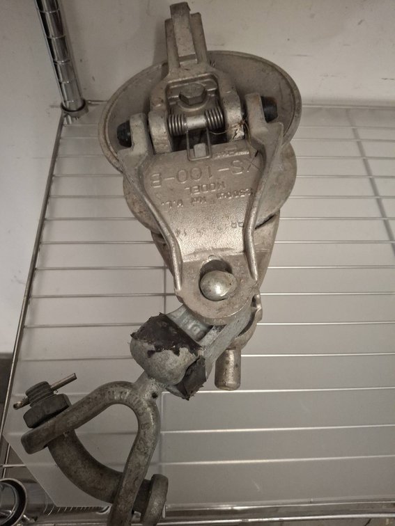 Hubbell SX-100-B Cable Stringing Pulley