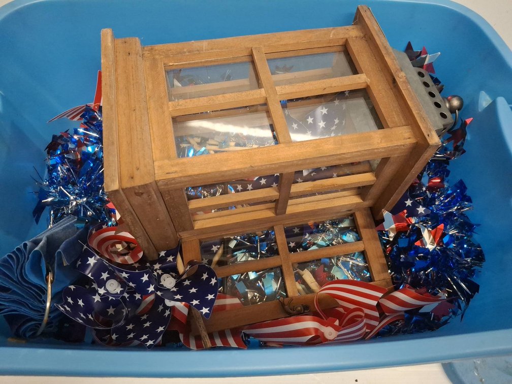 Patriotic Decor Lot With Lantern