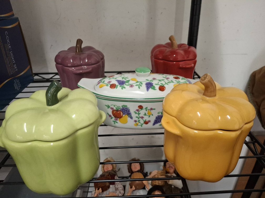 Ceramic Pepper Bowls & Butter Boat Lot