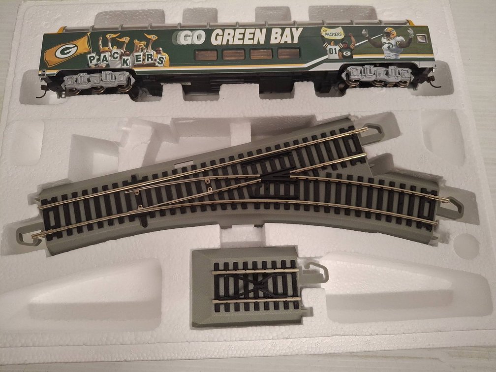 Hawthorne Village Green Bay Packers Train Car Set