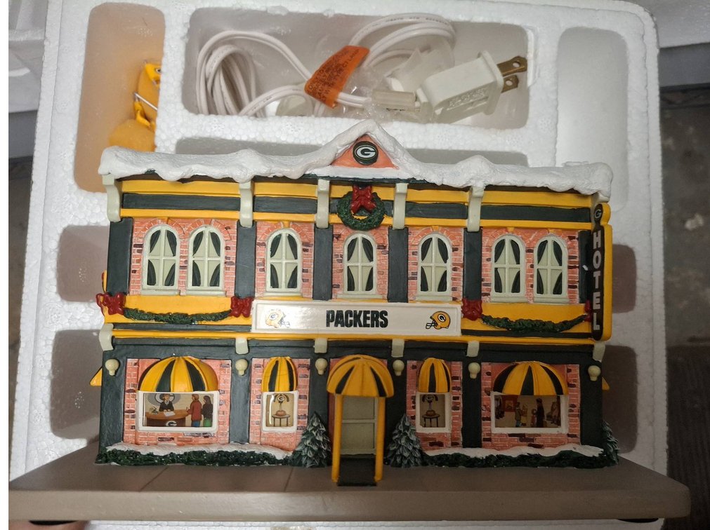 Hawthorne Village Green Bay Packers Hotel