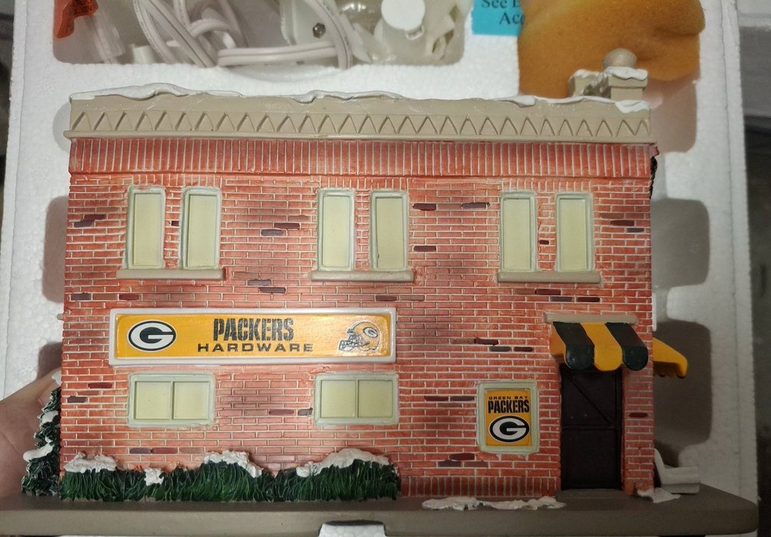 Hawthorne Village Packers Hardware Store 2004