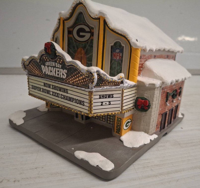 Hawthorne Village Packers Theater Sculpture