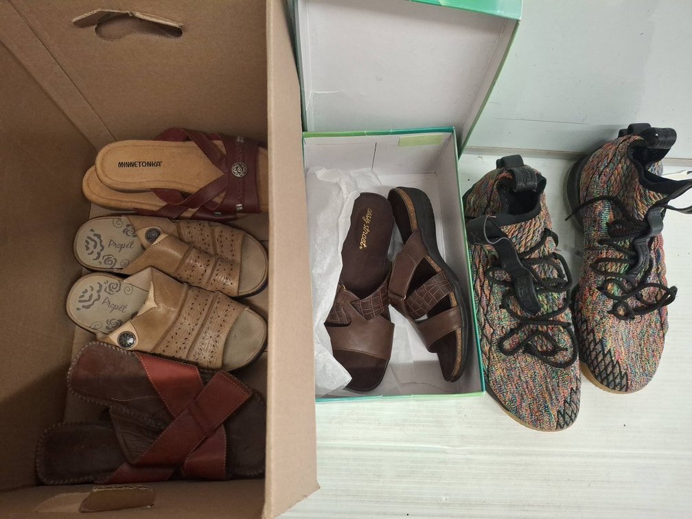 Women's Sandals & Nike Shoes, 5 Pairs