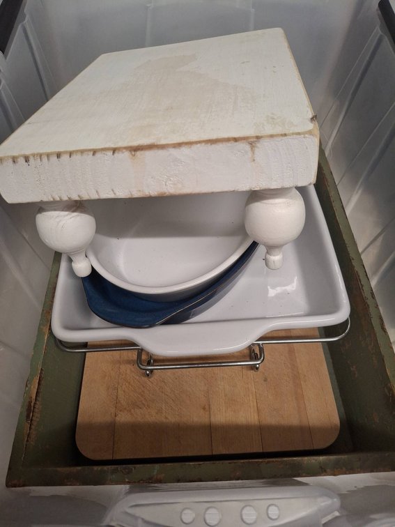 Cerutti Stoneware & Anchor Hocking Bakeware Lot