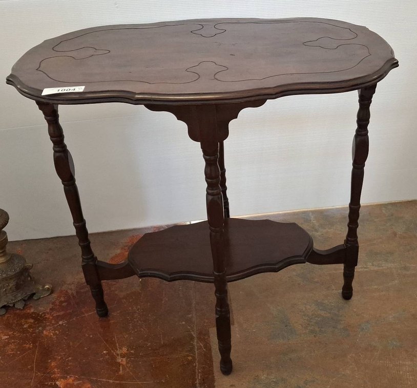 Wood Side Table with Scalloped Top, 30x20x29"