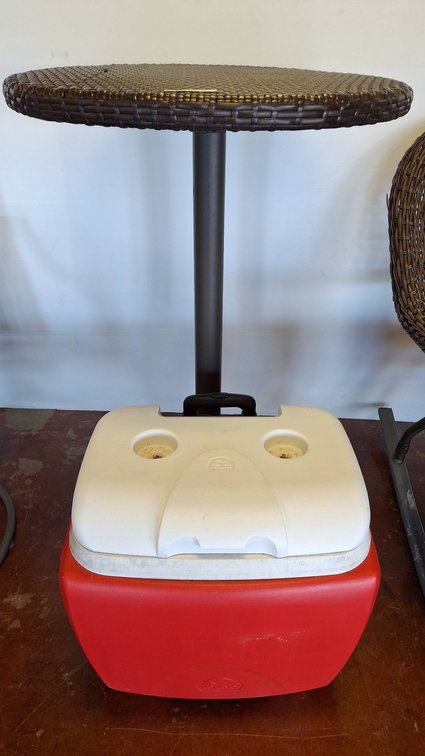 Igloo Rolling Cooler & Wicker-Top Table, 26x40
