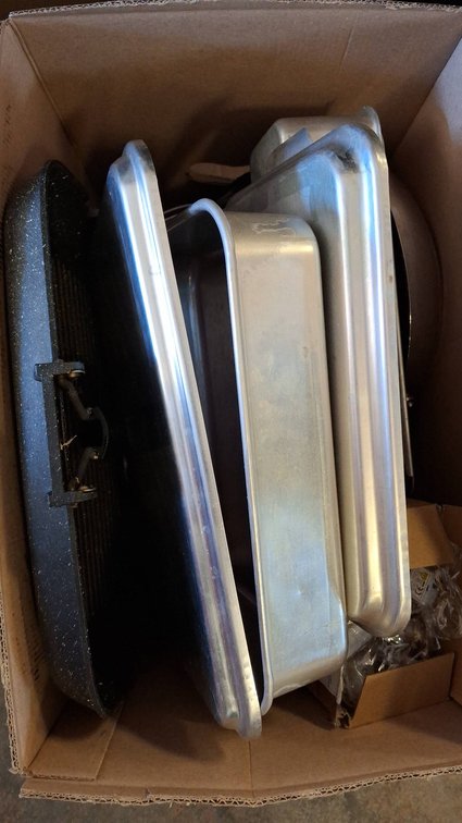 Metal Baking Pans & Grill Tray Assortment