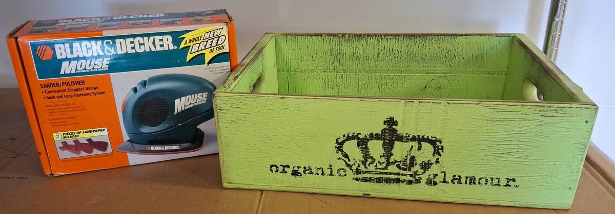BLACK+DECKER Mouse Sander and Green Wood Box
