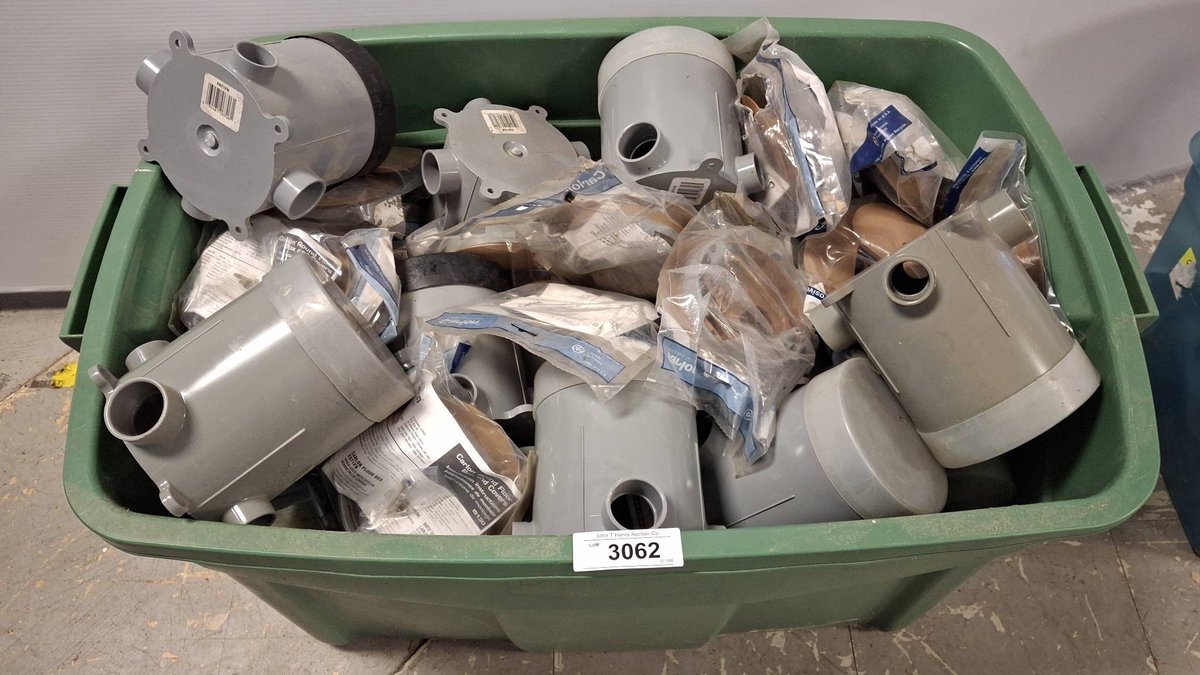Carlon Round Floor Box Bodies and Covers Lot