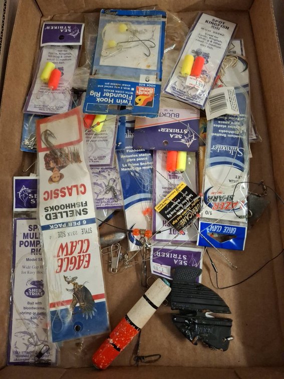 Fishing Rigs, Hooks, Floats and Accessories