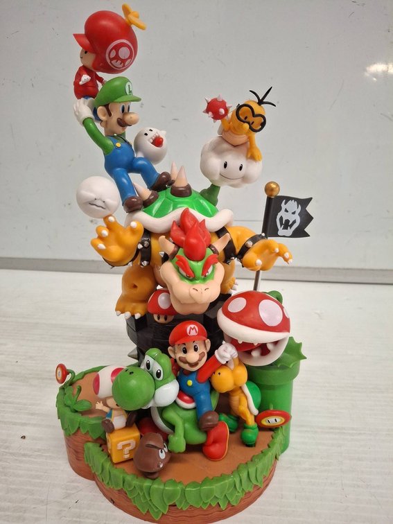 Super Mario Figurine Diorama, Missing Pieces