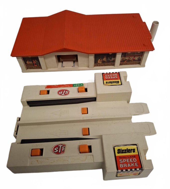 Mattel Sizzlers Super Charger & Speed Brake Set