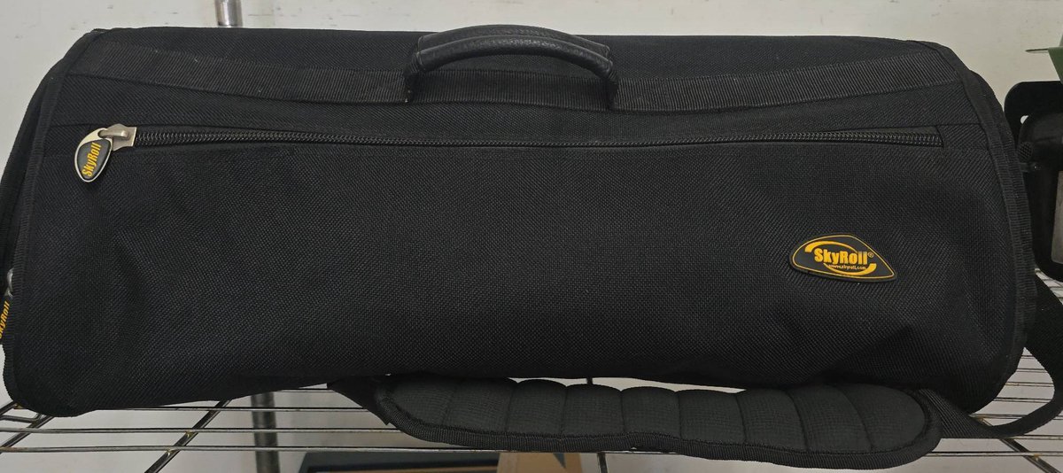 SkyRoll Black Rolling Garment Bag