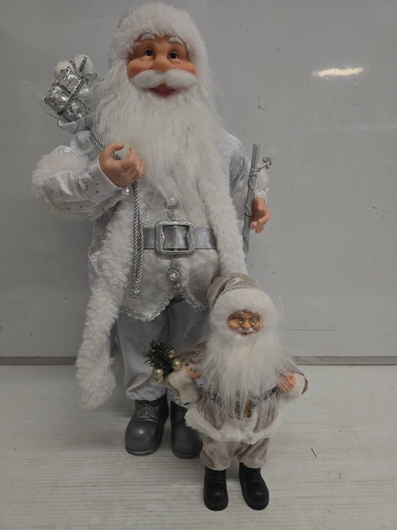 Santa Claus Figures, Tallest 25 Inches