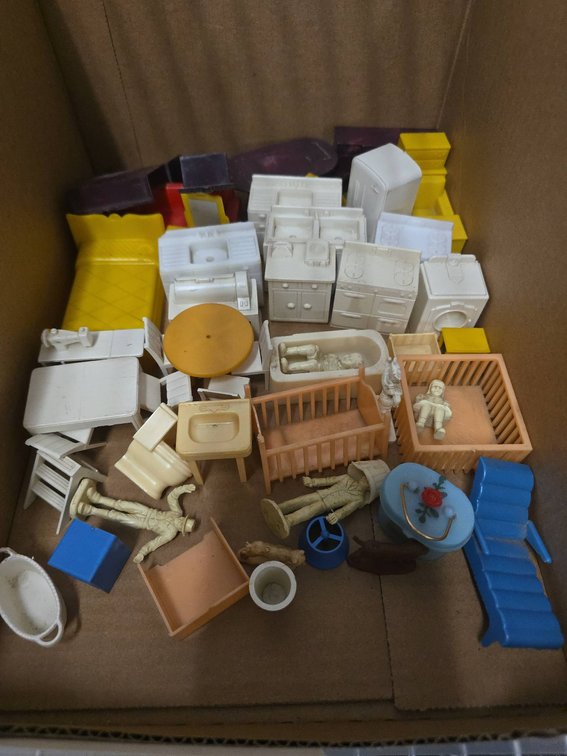 Renwal Plastic Dollhouse Furniture 53 Pieces