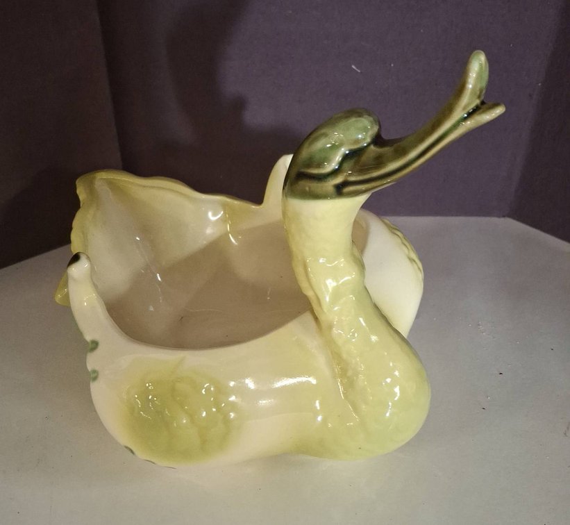 Hull Swan-Shaped Ceramic Planter
