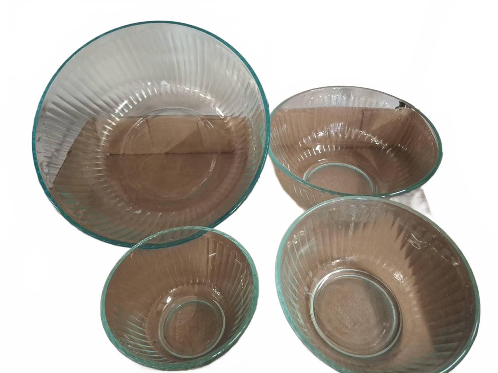 Pyrex Clear Glass Mixing Bowls Set of Four