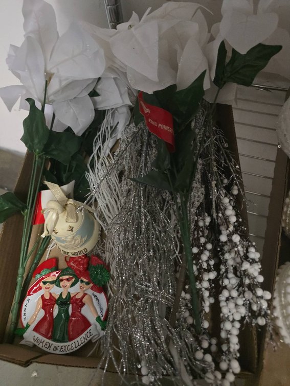 King Poinsettia Florals & Ornaments Lot
