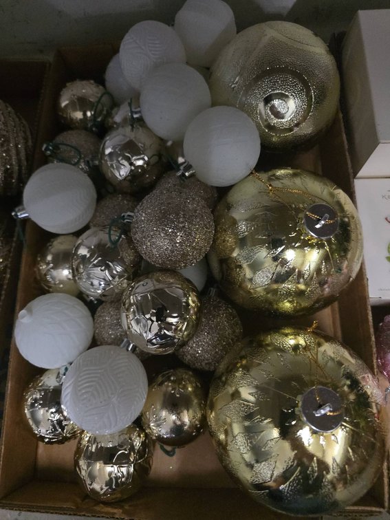 Gold, Silver & White Christmas Ornaments