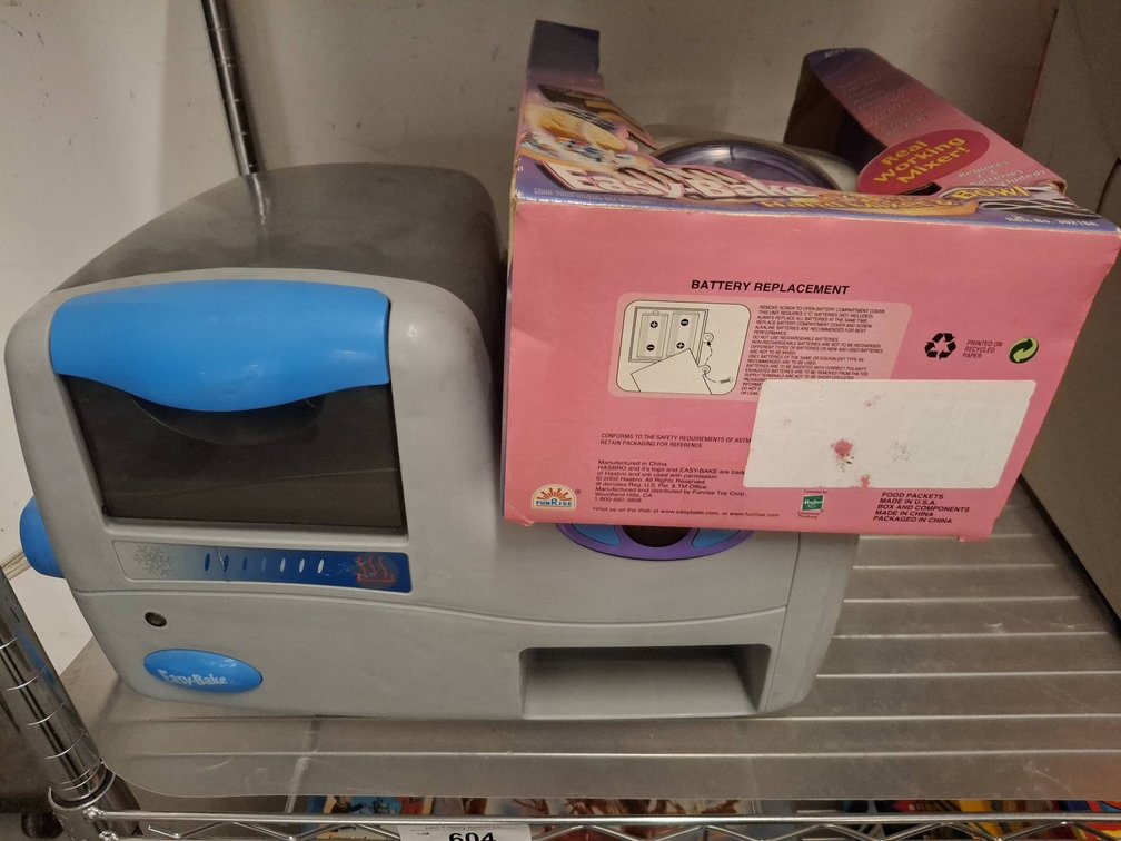 Easy-Bake Oven Model 65759 With Mixer & Bowl