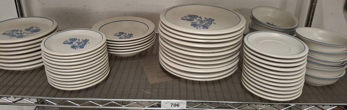 Pfaltzgraff Yorktowne Stoneware Dish Set