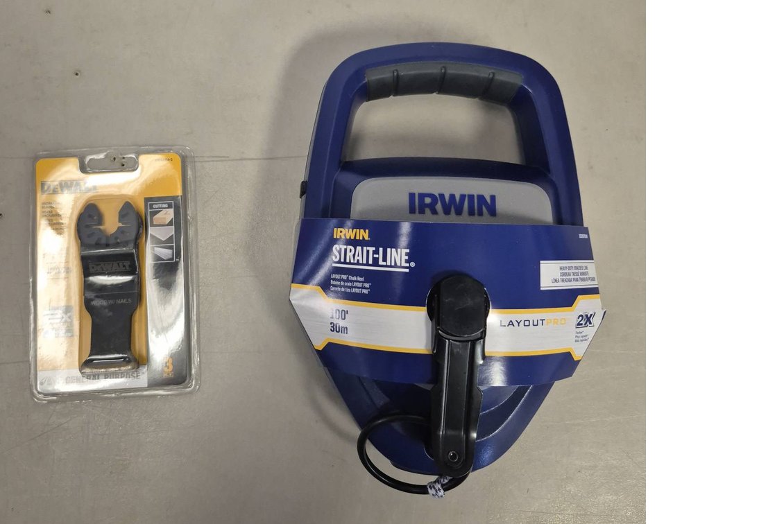 Irwin Strait-Line Reel and DeWalt Blade Set