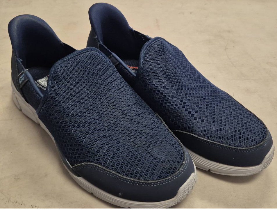 Skechers Swift Fit Navy Shoes Size 8.5 US
