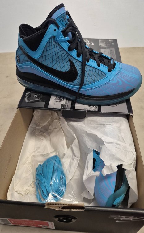 Nike LeBron VII QS Chlorine Blue Size 8/9.5
