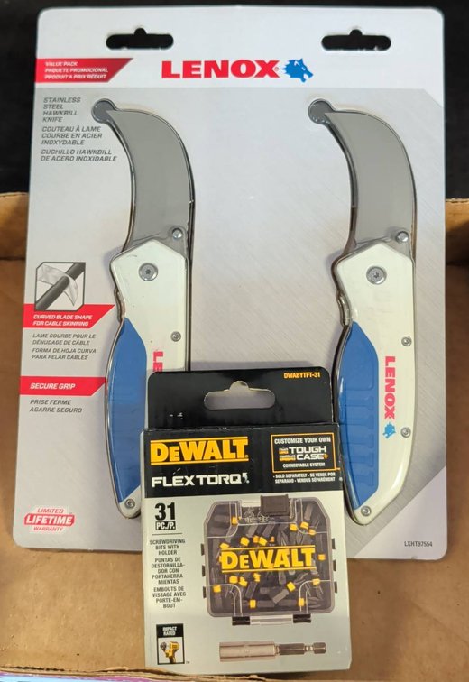 Lenox Hawkbill Knives & DeWalt 31 Pc FlexTorq Set