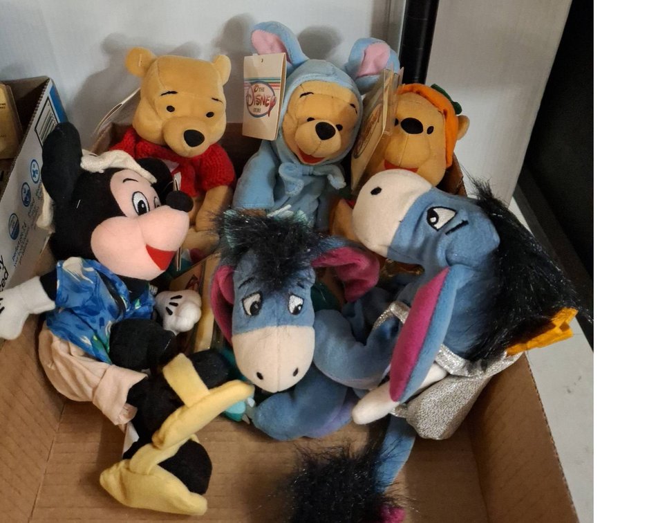 Disney Plush Lot: Pooh, Eeyore, Tigger, Mickey Mouse