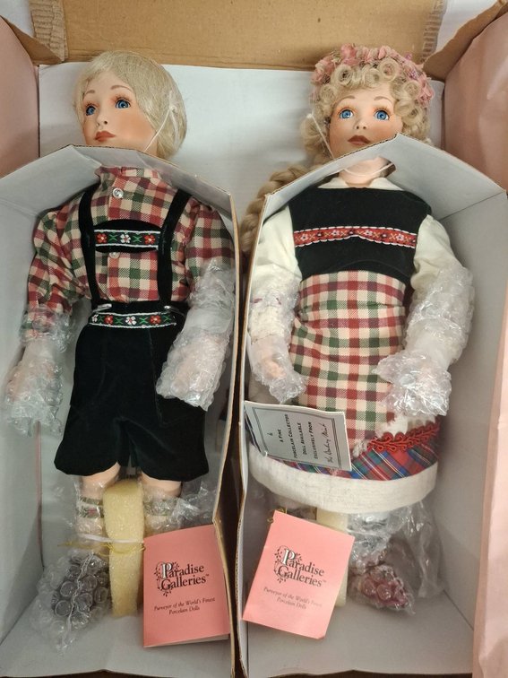 Paradise Galleries Hansel & Gretel Porcelain Dolls
