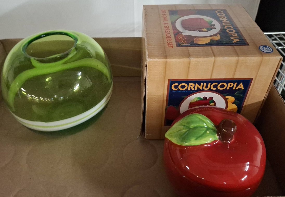 Cornucopia Dip Bowl Set & Green Glass Vase