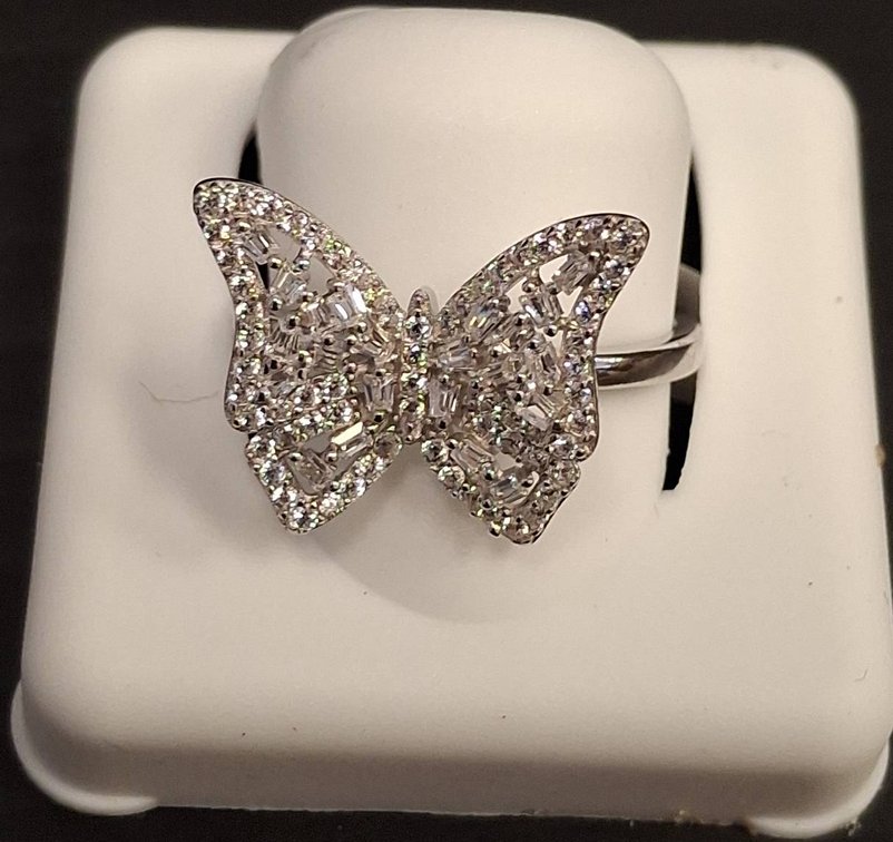 Butterfly-Shaped Rhinestone Cocktail Ring