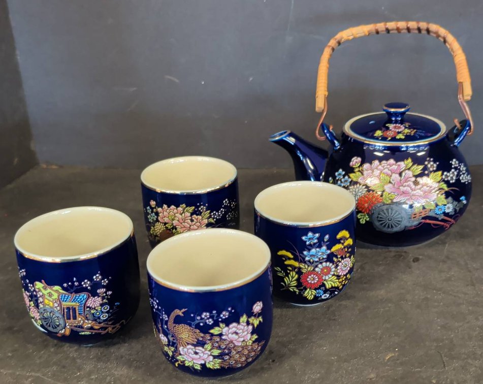 Kutani Japanese Teapot Set With 4 Cups