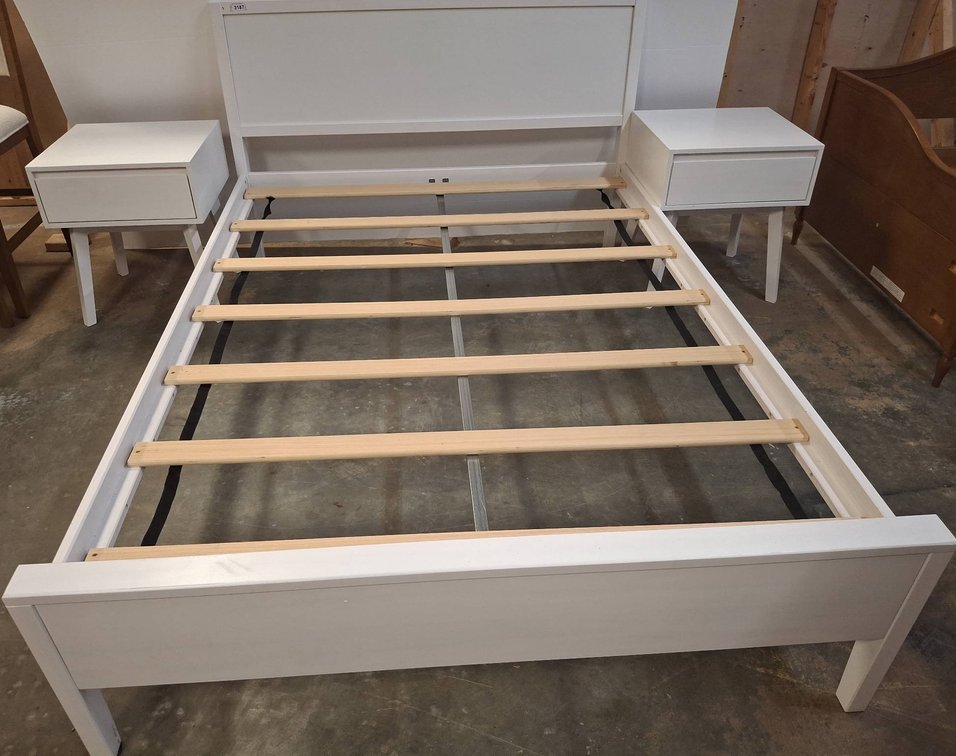 White Full Bed with Two Nightstands Set
