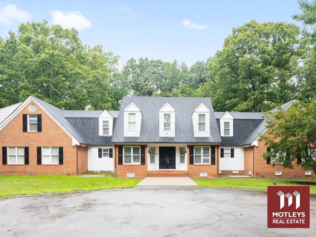UNDER CONTRACT | 5,003± SF Cape Cod-Style Home | Milhaven Acres Subdivision | 4670 E. Williamsburg Road | Sandston, VA