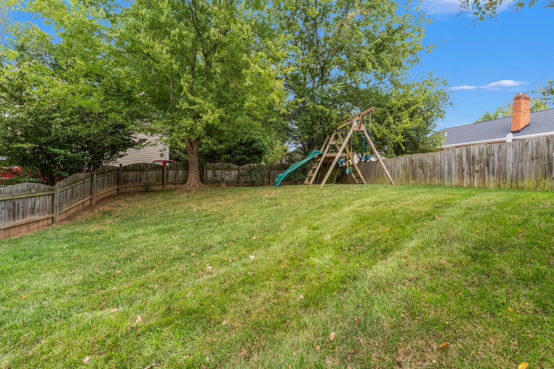 Image for For Sale | 5 BR/3.5 BA Traditional 2,286 SF Home | 6013 Summerhouse Ct | 23112