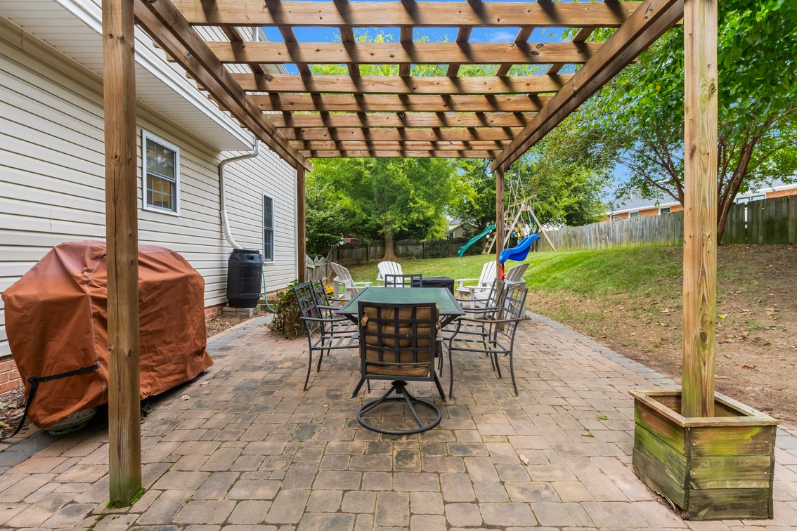 Image for For Sale | 5 BR/3.5 BA Traditional 2,286 SF Home | 6013 Summerhouse Ct | 23112